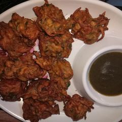 A picture of Onion veggies pakode.