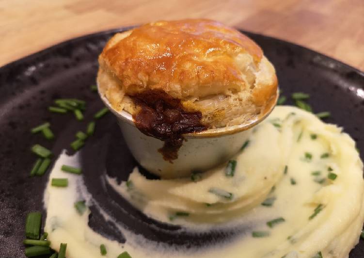 Steps to Prepare Any-night-of-the-week Mince Beef and Onion Pie