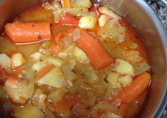 Patatas guisadas con zanahorias Receta de Cocina de una pareja muy unida -  Cookpad