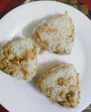 Cơm nắm ruốc heo