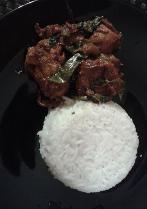 A picture of Chicken tomato roast.