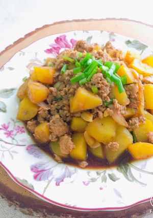 Foto resep Tumis Kentang Daging Cincang