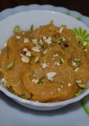 A picture of Besan Halwa.