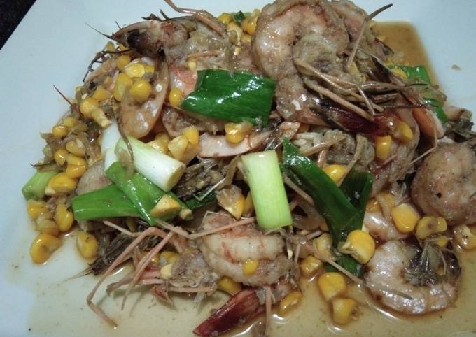 Langkah Mudah untuk Membuat Udang dan jagung manis masak saus tiram Anti Gagal
