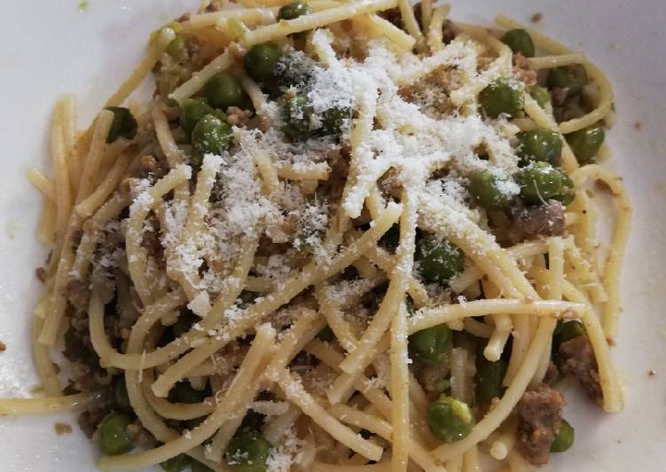 Step-by-Step Guide to Prepare Perfect Pasta e piselli 🥩🍃😋🍷