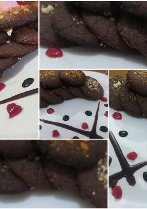 A picture of Nutty chocolate cookies without oven.