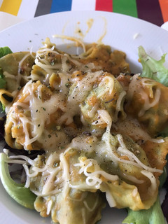 Una foto de Pasta rellena con salsa de calabaza