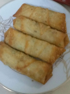 A picture of Spring rolls.