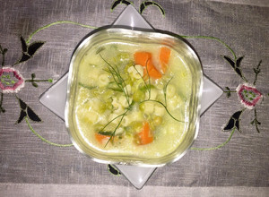 Una foto de Sopa de Arvejas Puerro &eneldo #lacocinadegiri