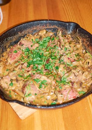 A picture of Beef Stroganoff.