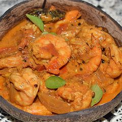 A picture of Chemmeen roast (prawns in coconut milk).