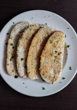 Una foto de Milanesas de berenjena 🍆