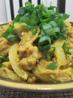 優酪咖哩洋蔥豬肉丼 的食譜成品照片