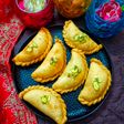 गुझिया (मावा ड्राई फ्रूट्स वाली)