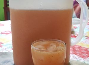 Una foto de Agua de Mango con Fresa