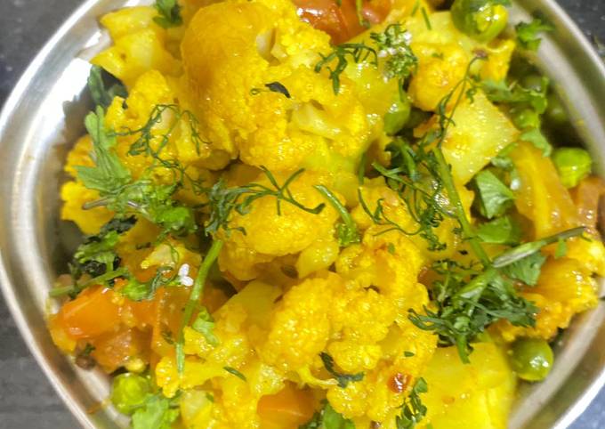 Simple Way to Make Delicious Gobhi aloo matar