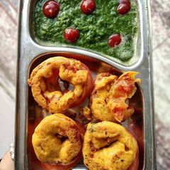 A picture of Tomato bhajiya.