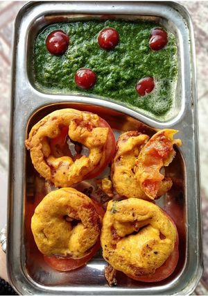 A picture of Tomato bhajiya.