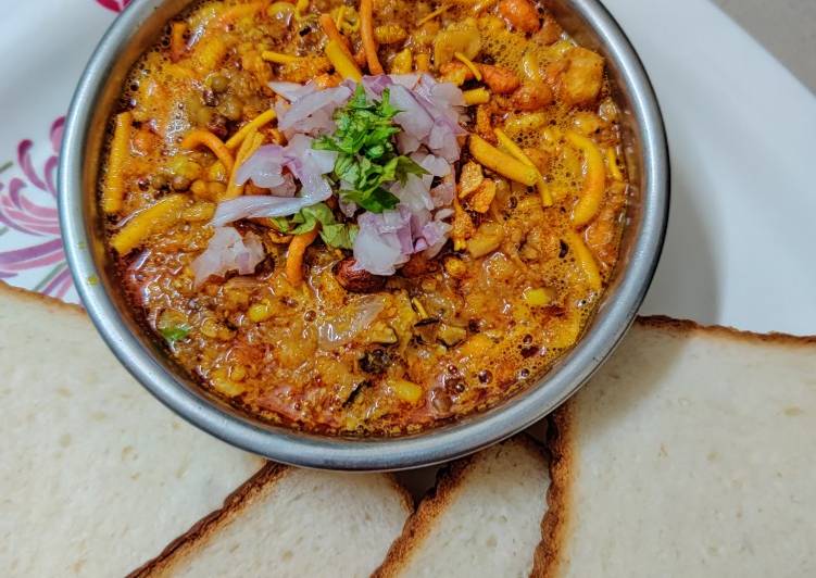 Easiest Way to Make Ultimate Kolhapuri Bread Misal