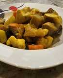 Salteado de pollo con calabacín, berenjena y zanahorias al curry