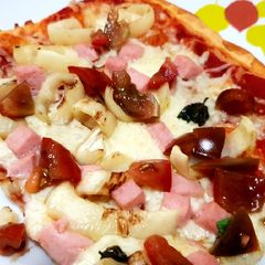 Home Recipe Pizza A picture of Home Recipe Pizza.