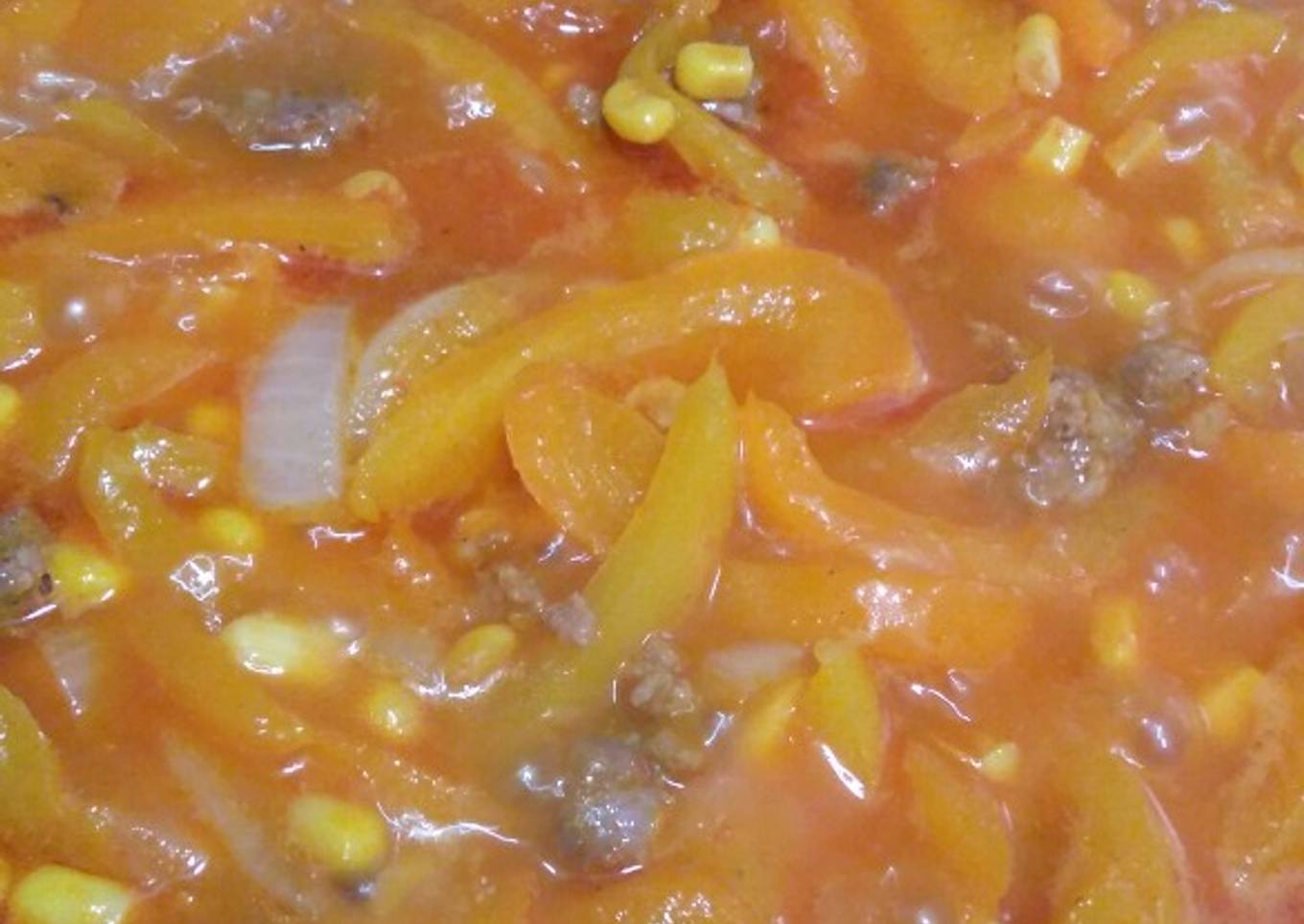 Chorizo con chile morrón y elote