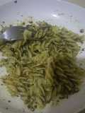 Pasta espirales con salsa pesto de espinacas