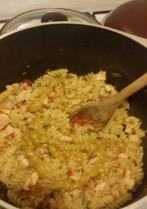 Una foto de Salteado de fideos y pollo