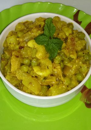 A picture of Alu motor ki sabji.