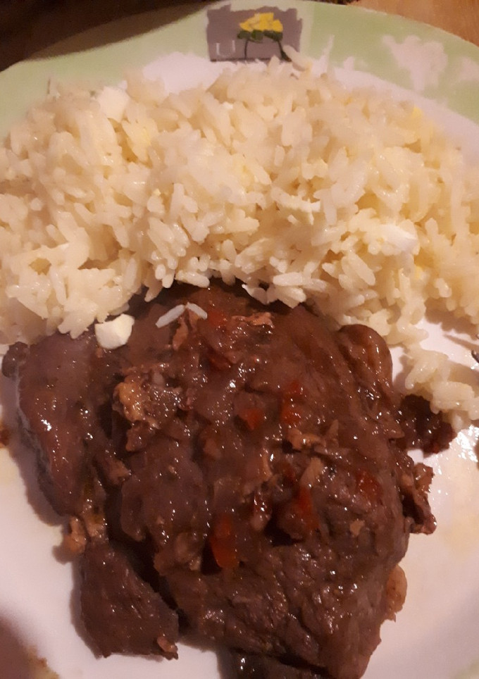 Una foto de Carne al vino tinto