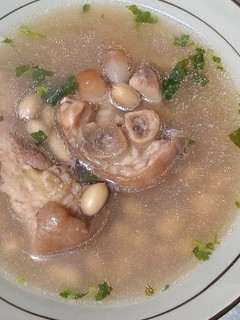 (古早味)清燉花生豬腳湯 的食譜成品照片