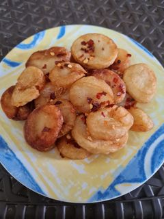 आलू टुक (aloo tuk recipe in Hindi) रेसिपी मुख्य फोटो