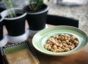 Foto principal de Confituras navideñas —Mantecol & Garbanzos garrapiñados caseros—