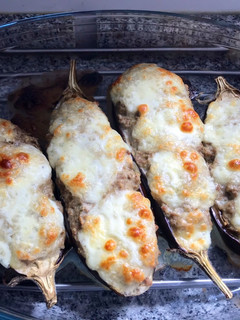 Una foto de Berenjenas rellenas de carne
