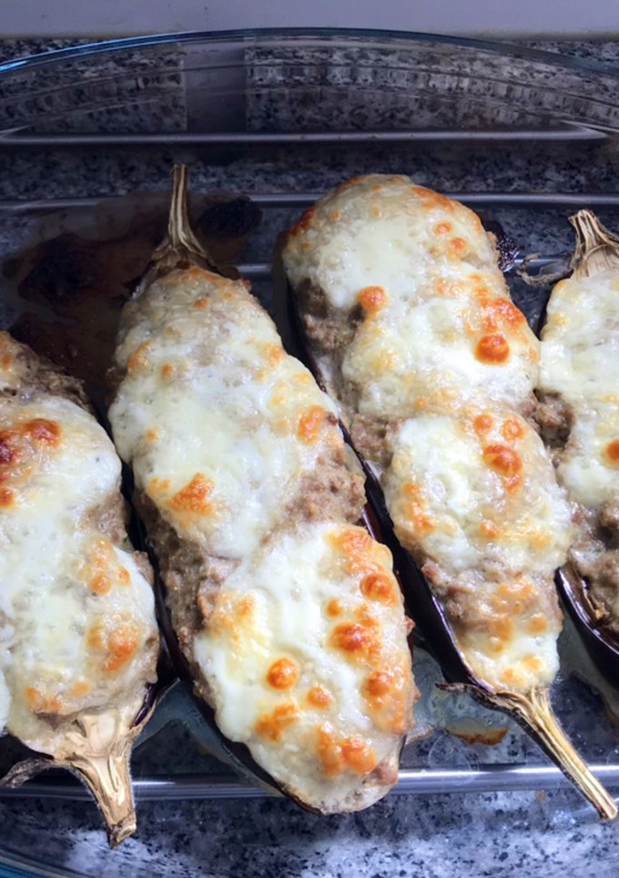 Una foto de Berenjenas rellenas de carne