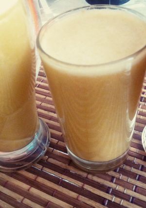 Una foto de Jugo de lúcuma con leche