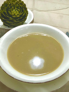 Una foto de Crema de alcachofa con tallos reciclados