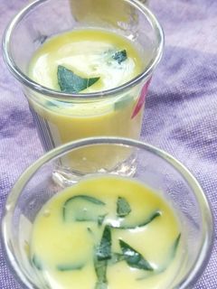 केसर दूध (Kesar Doodh recipe in hindi) रेसिपी मुख्य फोटो