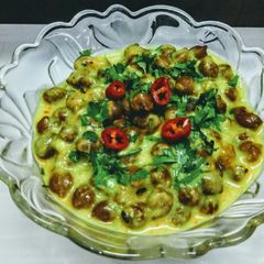 A picture of Rajasthani chane gravy.