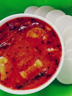 आमटी (मुळा घालून केलेली आमटी खूप चविष्ट होते) (amti recipe in marathi) रेसिपी चे मुख्य फोटो