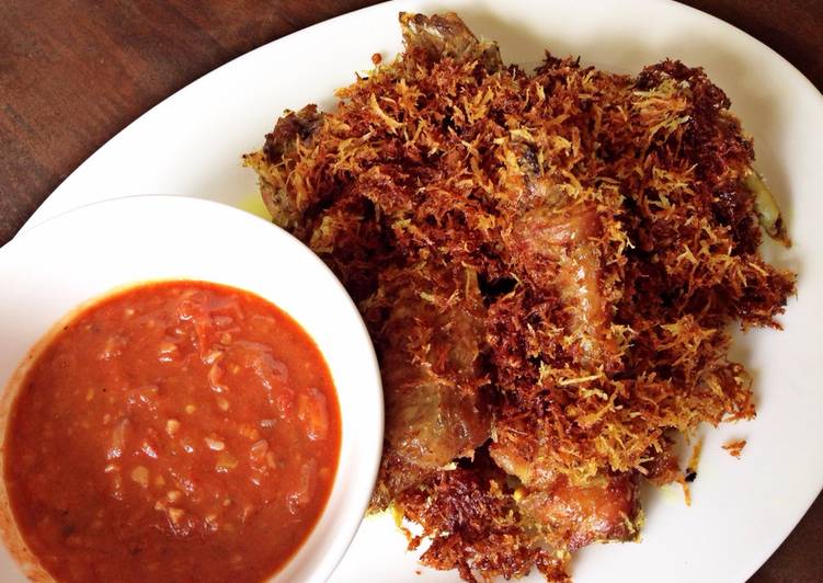 Ayam goreng kelapa