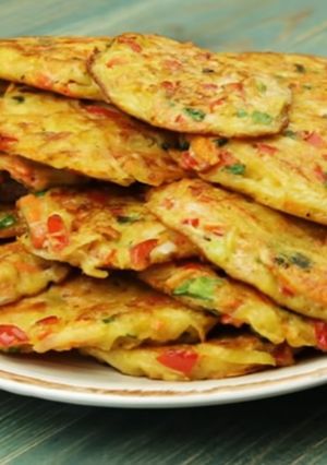 Zöldséges 🥔🥕🧄🧅tócsni recept fotója