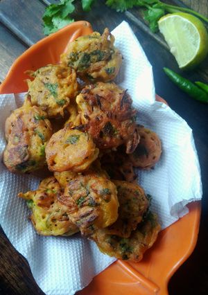 ভজিয়া (bhajiya recipe in Bengali) রেসিপির প্রধান ছবি