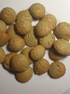 Una foto de Galletas keto parmesano y espirulina
