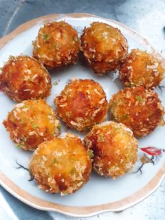 Hình của món Bánh khoai chiên xù.
