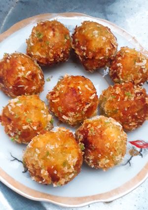 Hình của món Bánh khoai chiên xù.