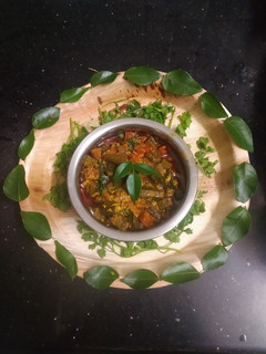 *வெண்டைக்காய் கிரேவி*(vendaikkai gravy recipe in tamil) செய்முறை முக்கிய புகைப்படம்