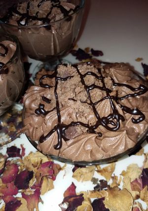 صورة لوصفة موس الشوكولاتة - Mousse ou chocolat