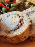 Roast Beef de pollo con huevos de codorniz y frutos secos