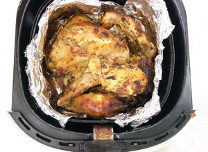 Hình của món Gà nướng hạt dổi mắc khén.